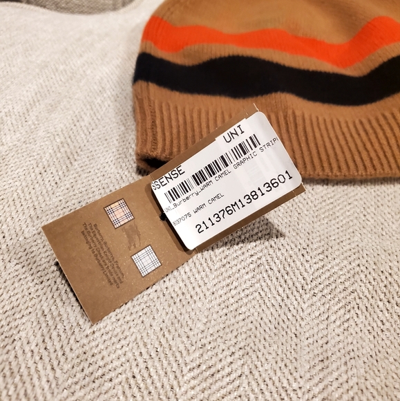 Brand new Burberry beanie hat - Picture 4 of 10